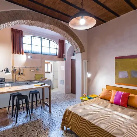 Ade Apartment
