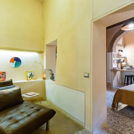 Ade Apartment *