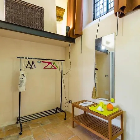 Ade Apartment *