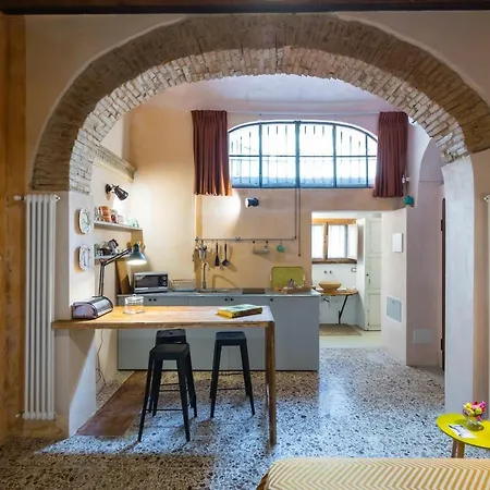 Starhost - Ade Studio, Cozy In The Old Town Close To The Cathedral