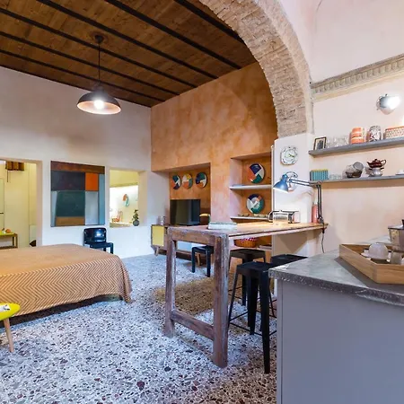Starhost - Ade Studio, Cozy In The Old Town Close To The Cathedral * Salerno